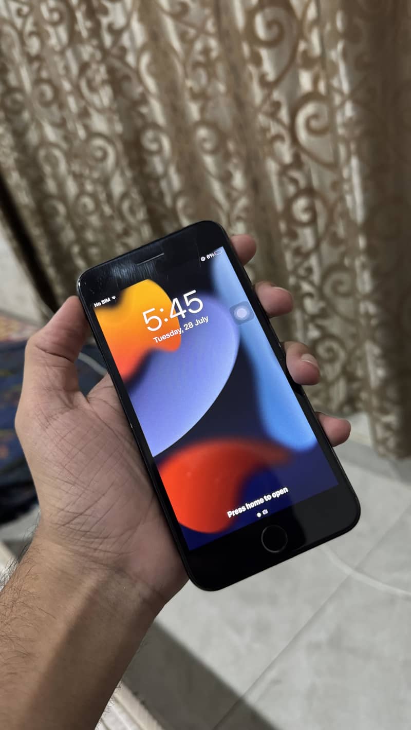 Apple iPhone 7 Plus 1