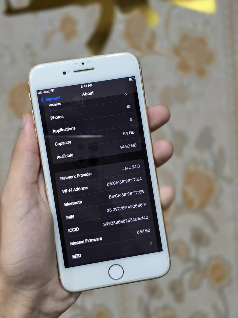 Apple iPhone 8 Plus 1