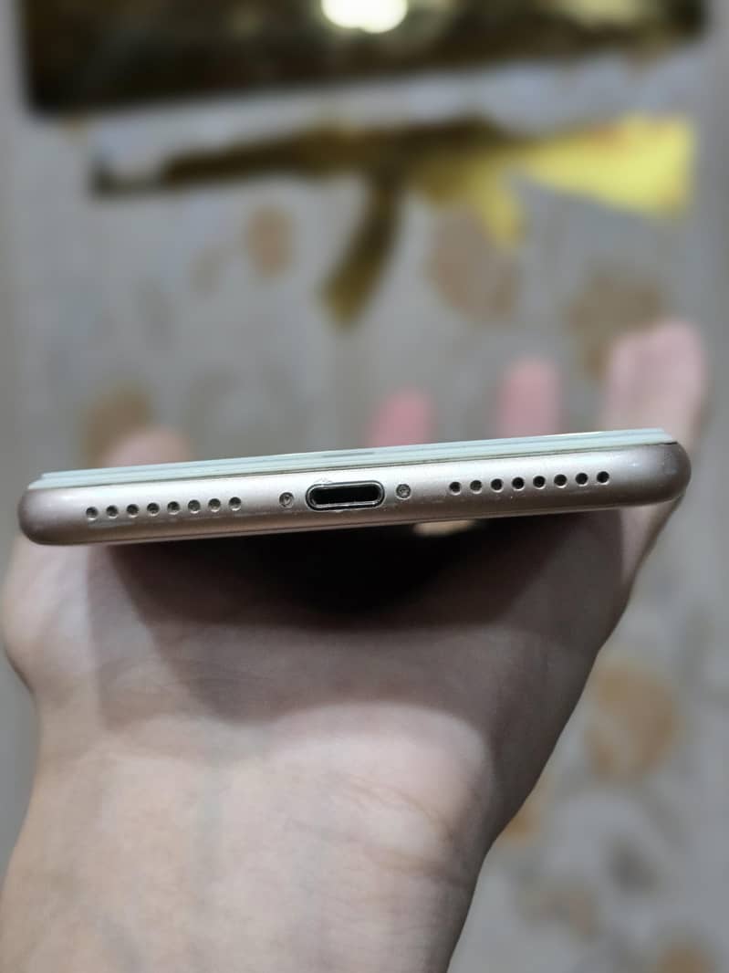 Apple iPhone 8 Plus 7