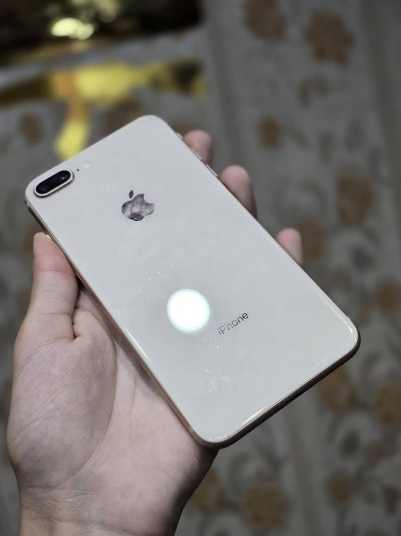 Apple iPhone 8 Plus 9