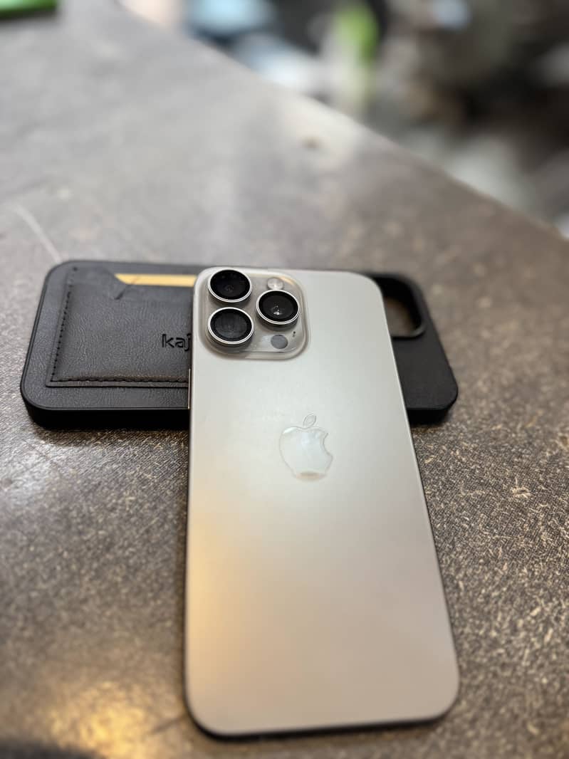 Apple iPhone 15 Pro Max 0