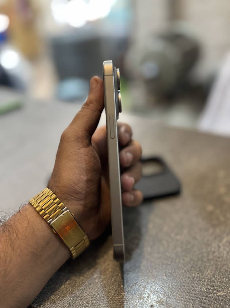 Apple iPhone 15 Pro Max 1