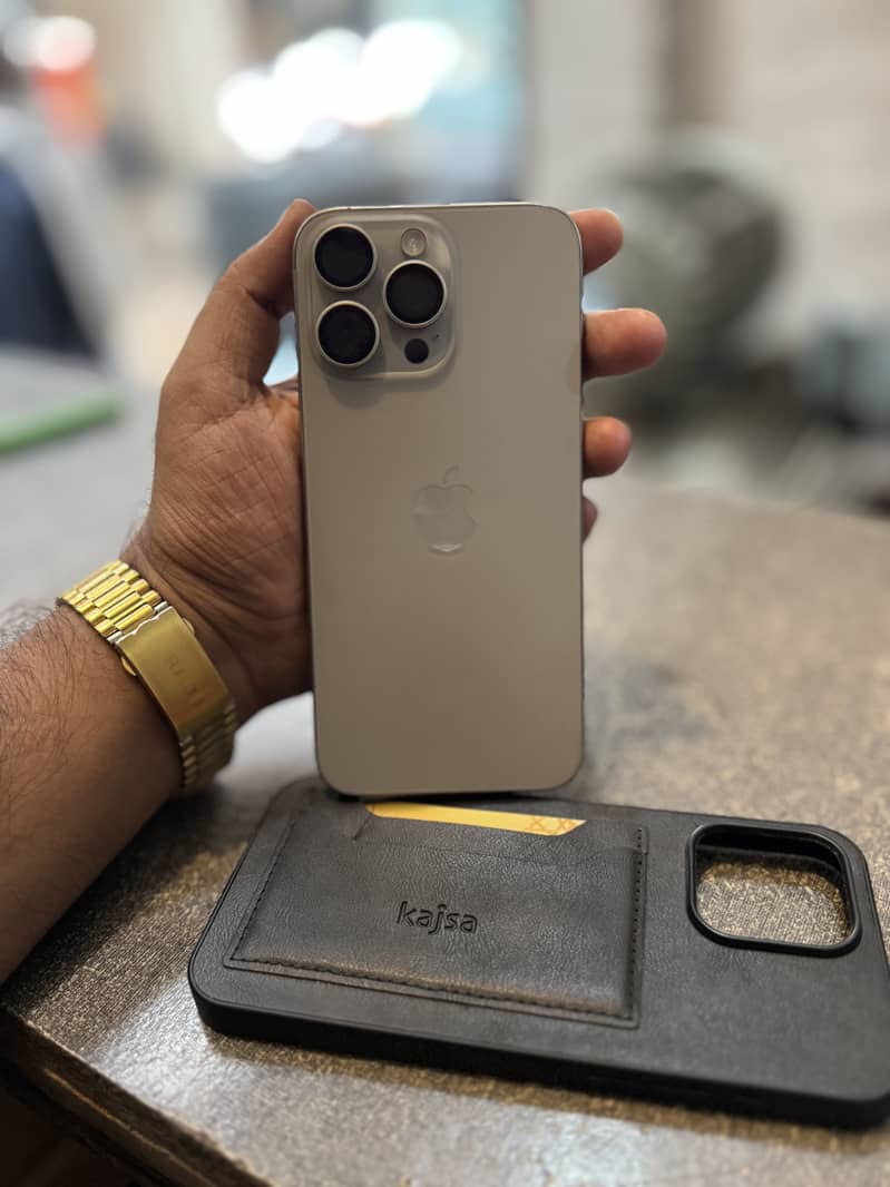 Apple iPhone 15 Pro Max 3
