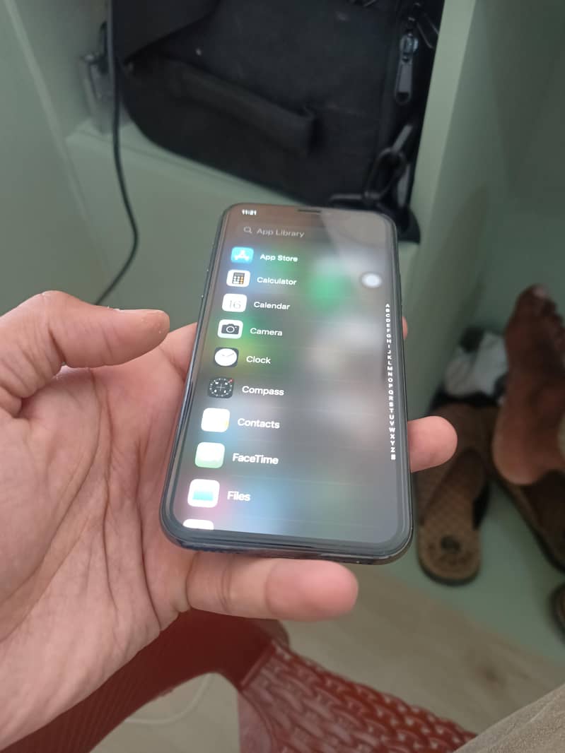 Apple iPhone X 3