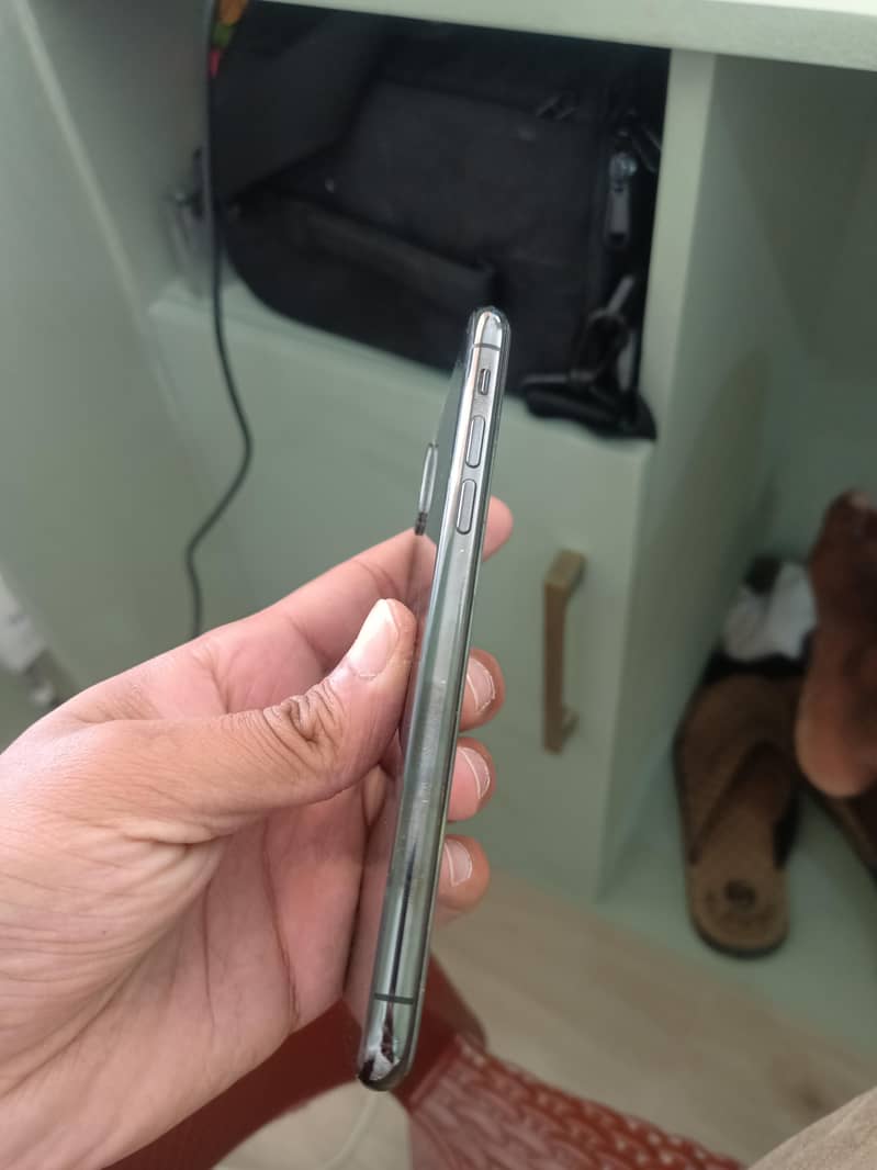 Apple iPhone X 5