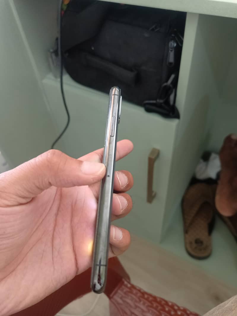 Apple iPhone X 6