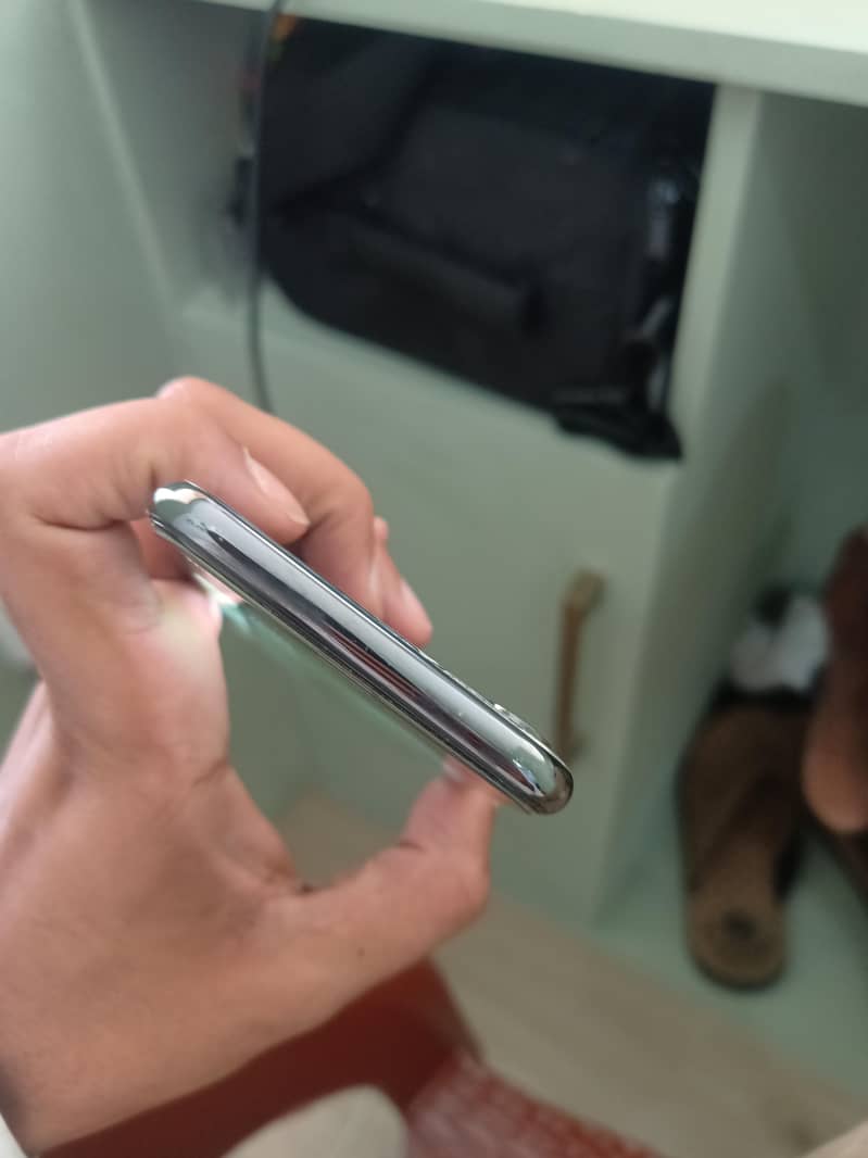 Apple iPhone X 7