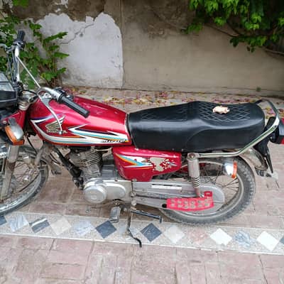 honda CG 125 model 2016 red colour