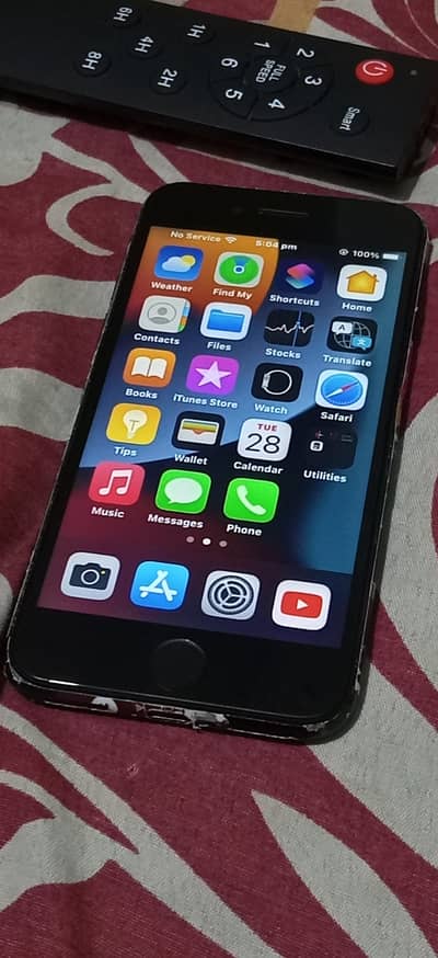 Apple iPhone 7 Home Use Set 10/10 Battery Health 100% All Apps working