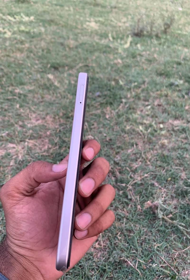 OPPO A6 4