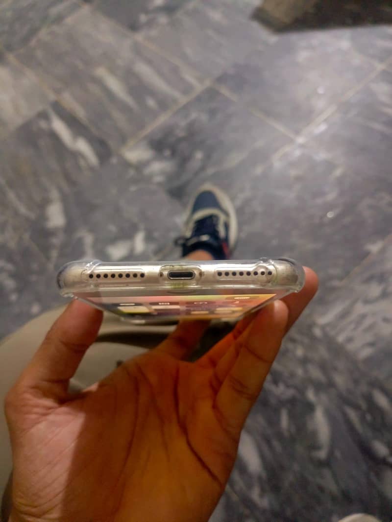 Apple iPhone 7 Plus 3