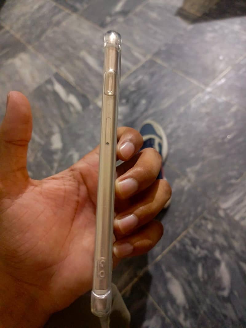 Apple iPhone 7 Plus 5