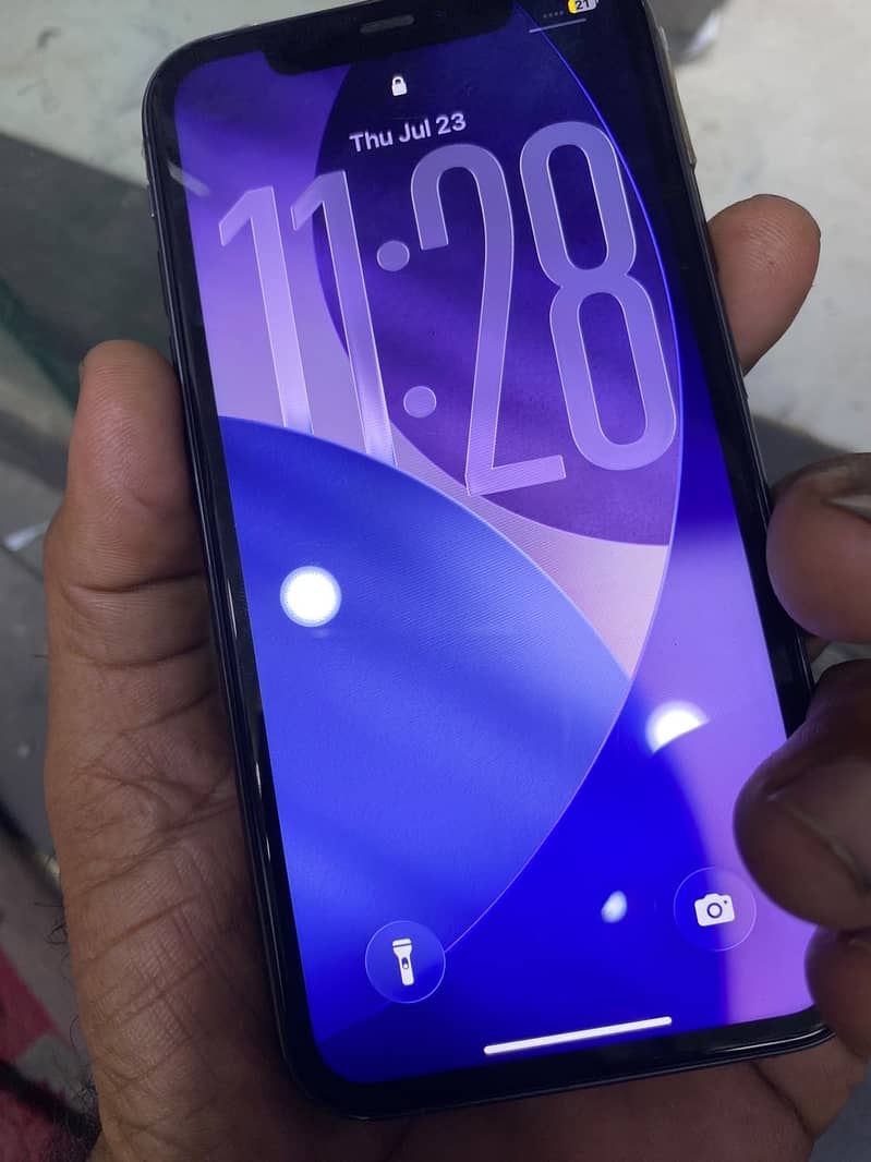 iPhone 11 0