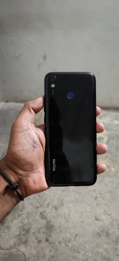 Tecno Spark 4