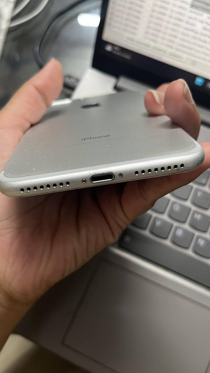 Apple iPhone 7 Plus 4