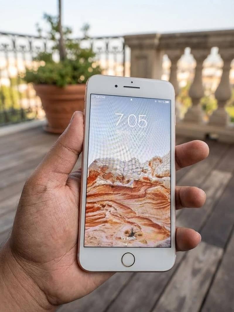 Apple iPhone 7 Plus 0