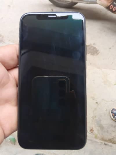 Apple iPhone 11 Pro battery health 83 only display change Bki all ok