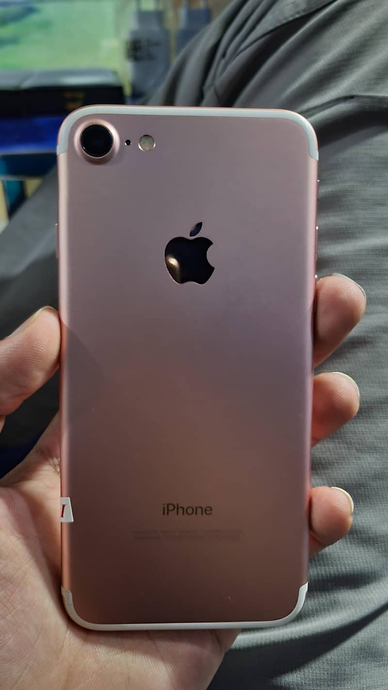 Apple iPhone 7 0