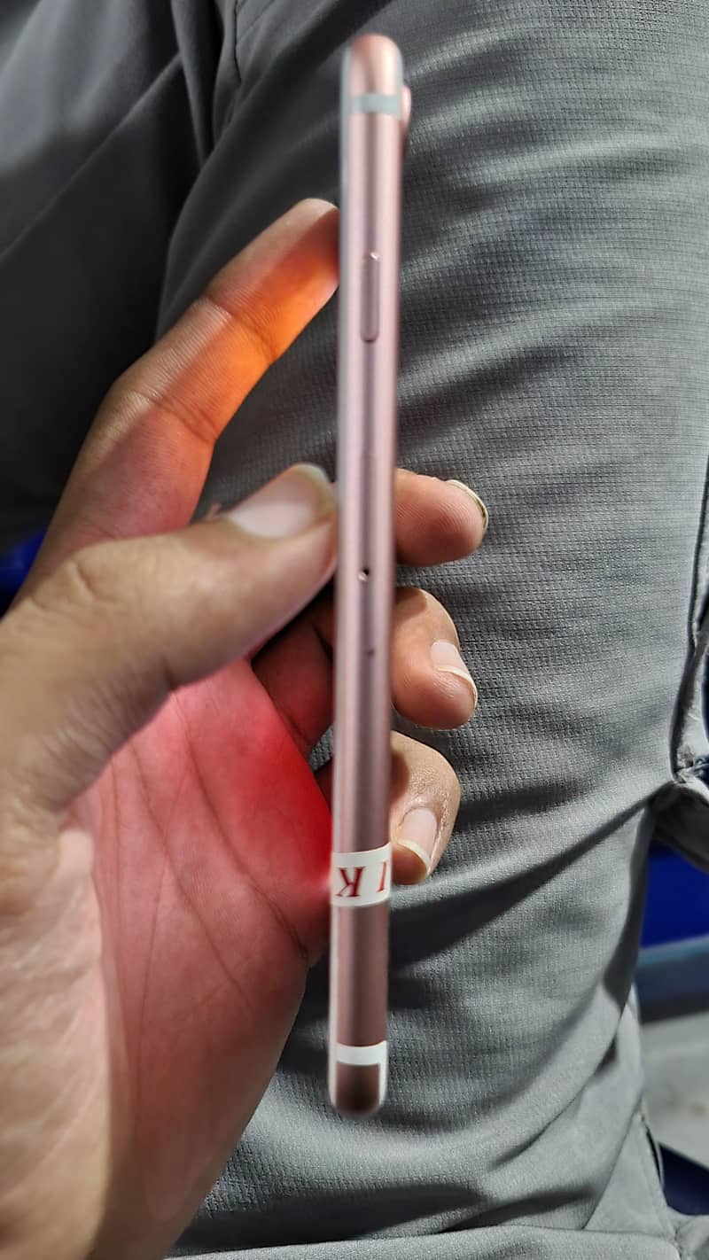 Apple iPhone 7 1