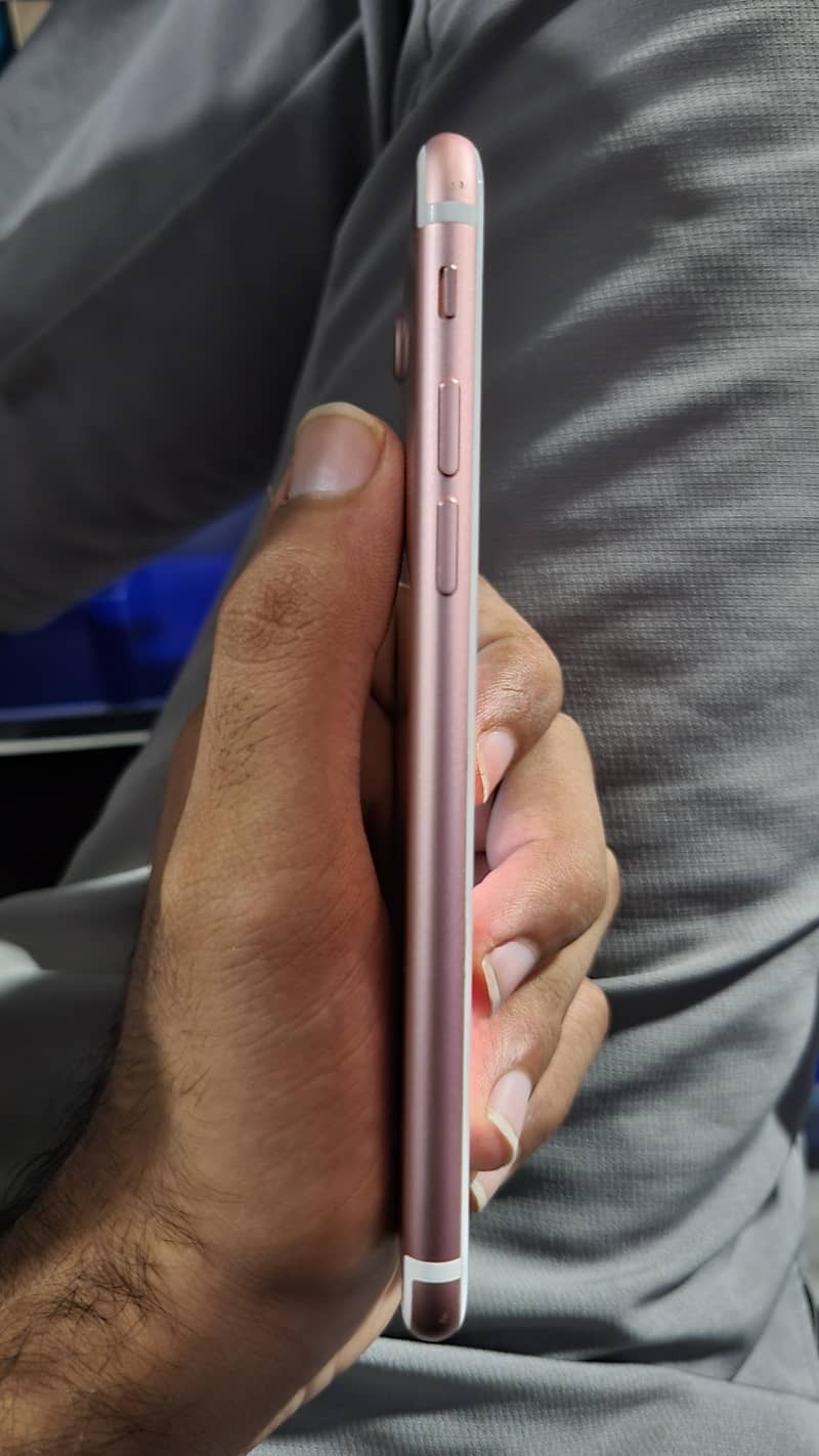 Apple iPhone 7 2