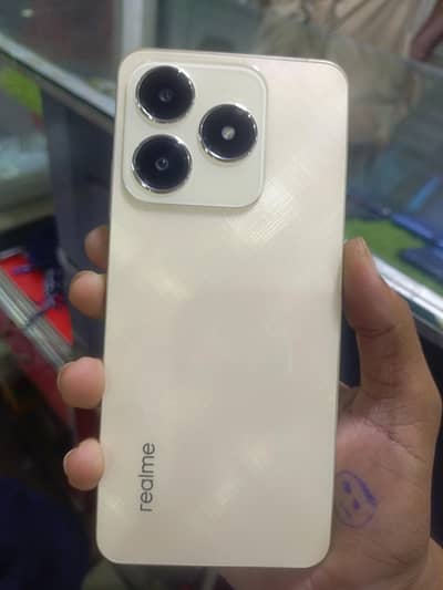 Realme C61