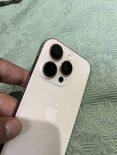 Apple iPhone 16 Pro
