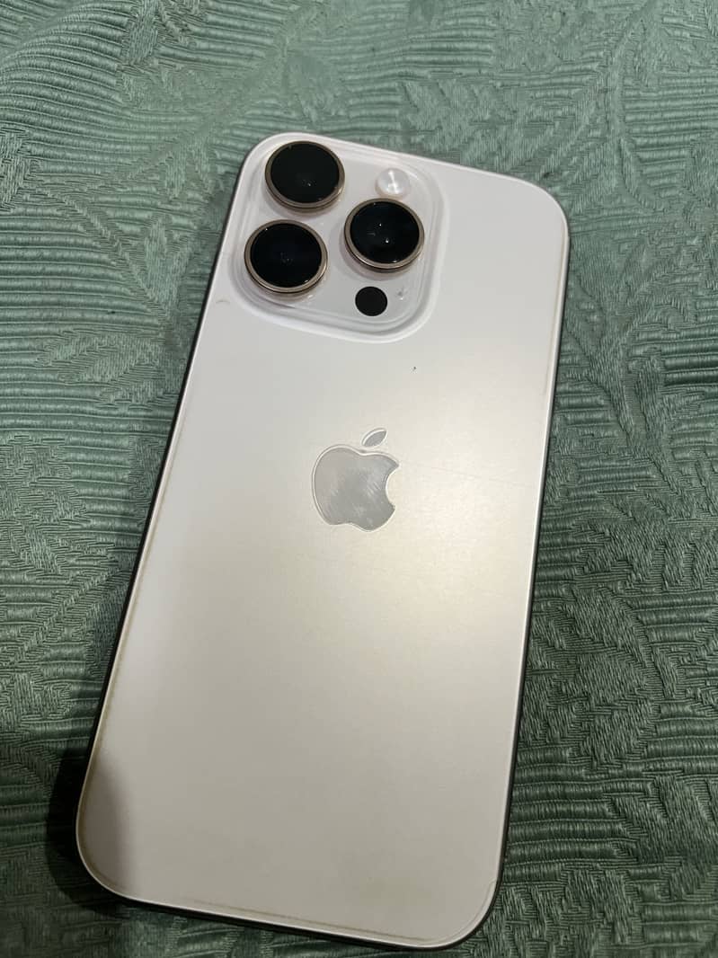 Apple iPhone 16 Pro 2