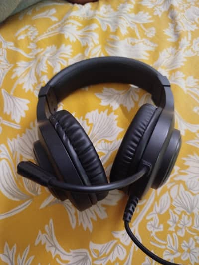 redragon non wireless headphones