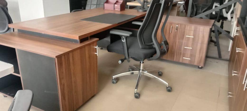 Executive table,office table,ceo table,Table with siderack 10