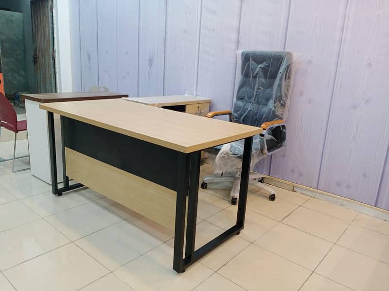 Executive table,office table,ceo table,Table with siderack 14