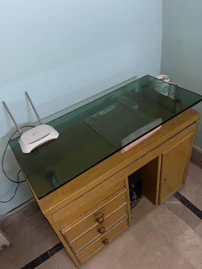 Akhroat Wood With High protective Mirror Table