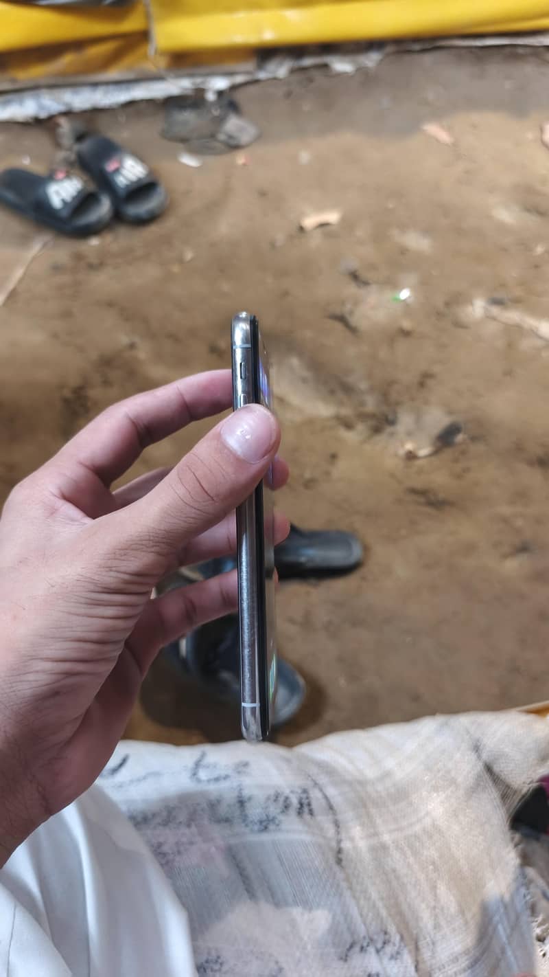 Apple iPhone X 1