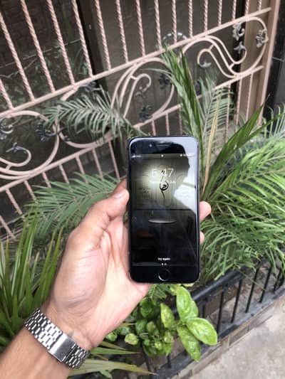 Apple iPhone 7