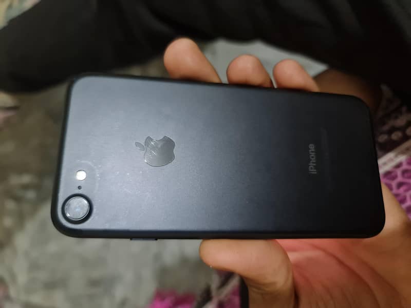 Apple iPhone 7 1