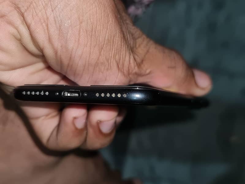 Apple iPhone 7 4