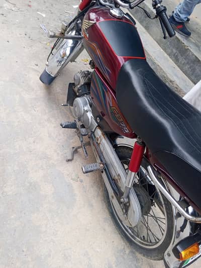 CD 70 bike