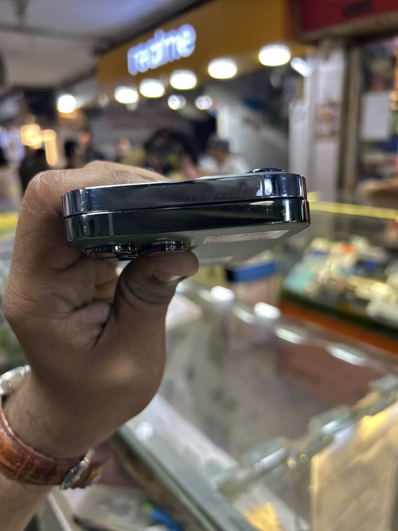 Apple iPhone 13 Pro Max 4