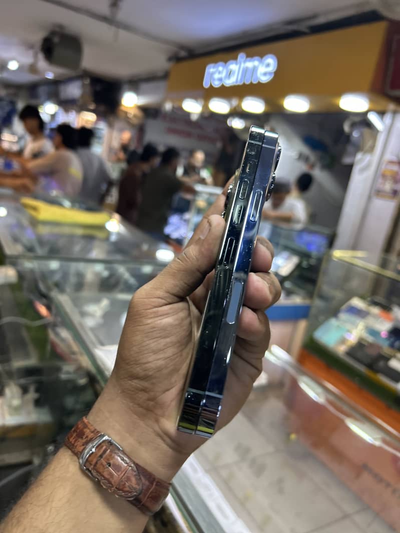 Apple iPhone 13 Pro Max 5
