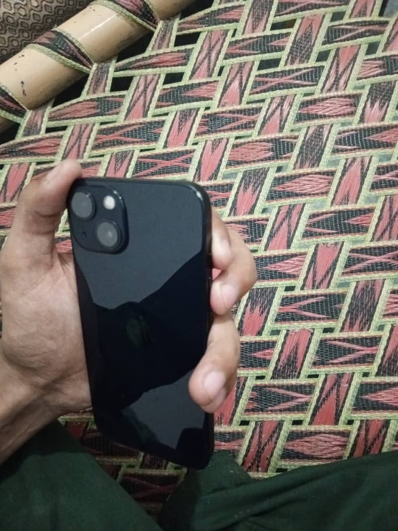 Apple iPhone 13 0