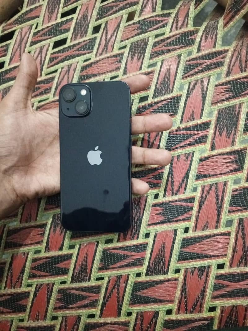 Apple iPhone 13 5