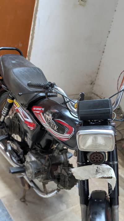 Unique 70 Black