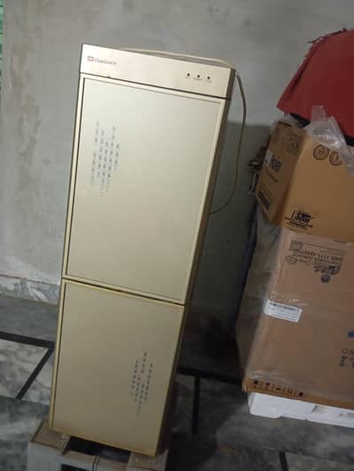 water dispenser with freezer option