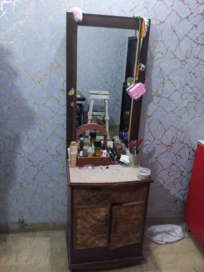 dressing table