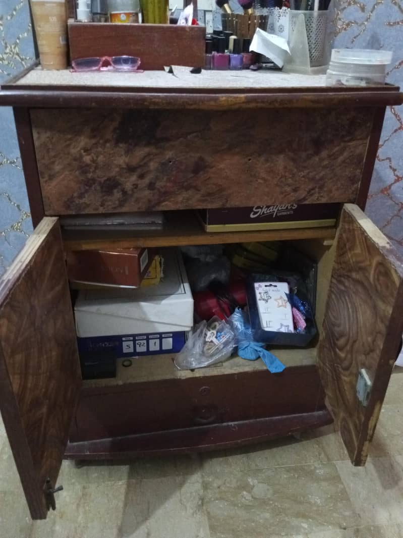 dressing table 1