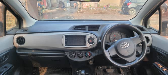 Toyota Vitz 2014
