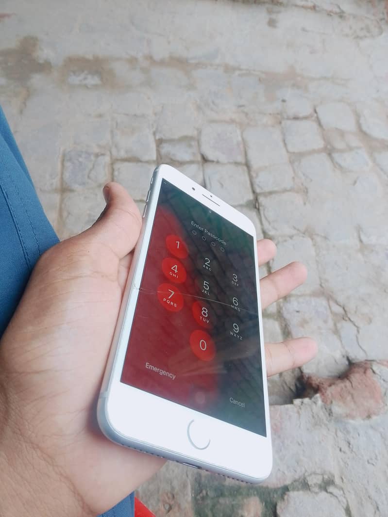Apple iPhone 8 Plus 1