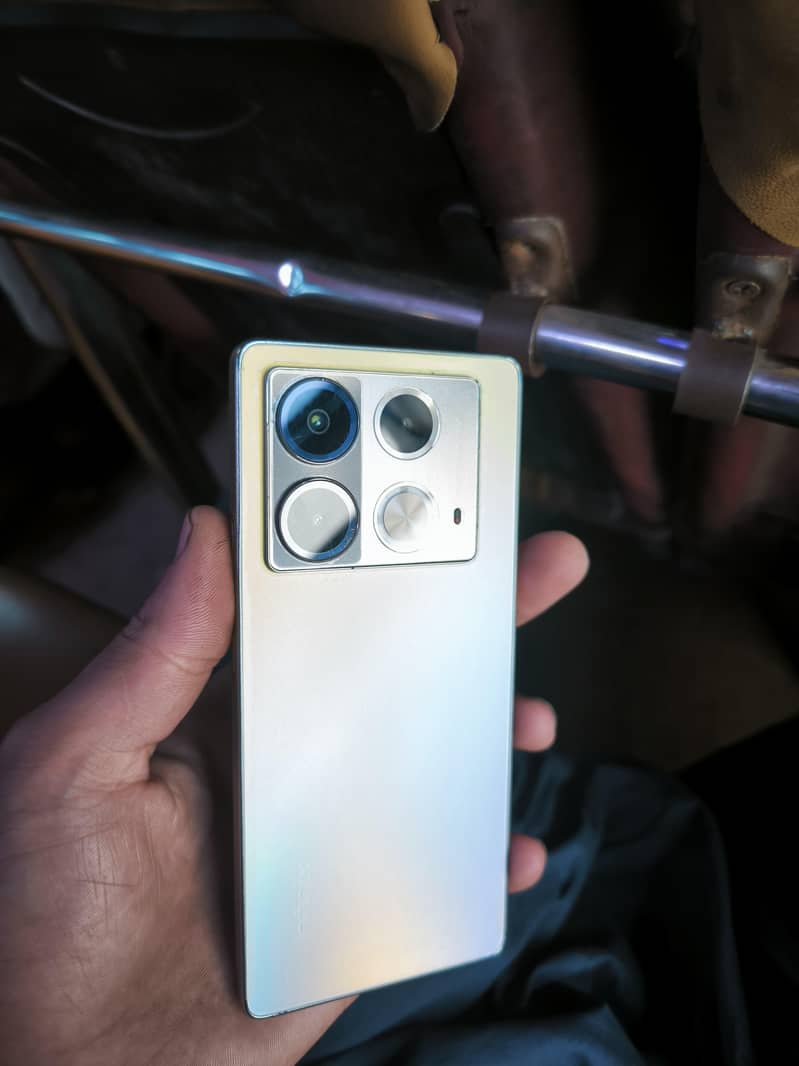 Infinix Note 40 0