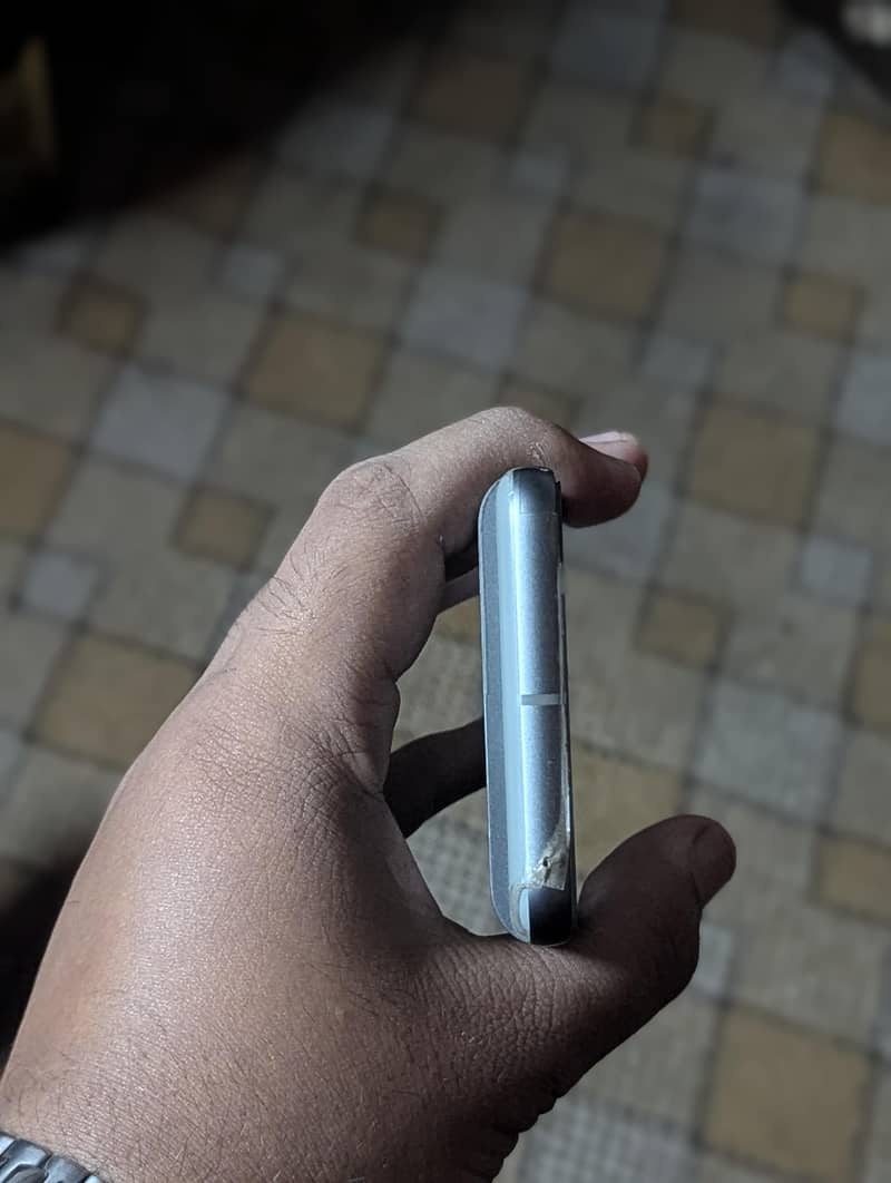 Google Pixel 8 3