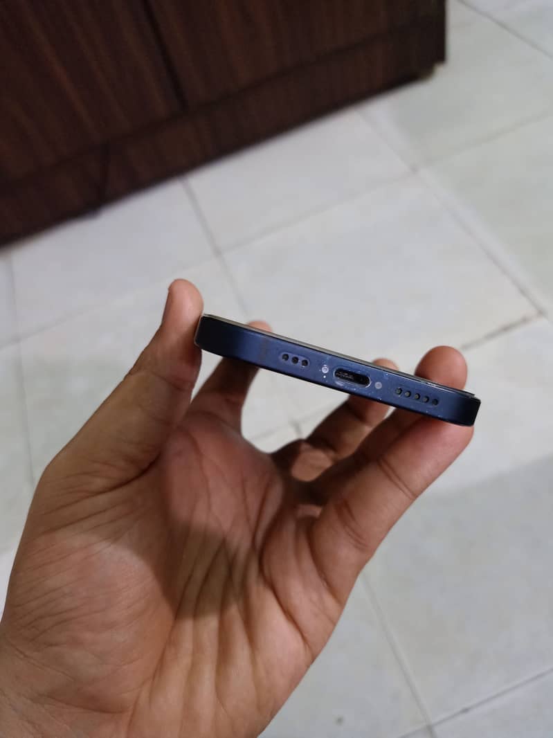 Apple iPhone 12 1
