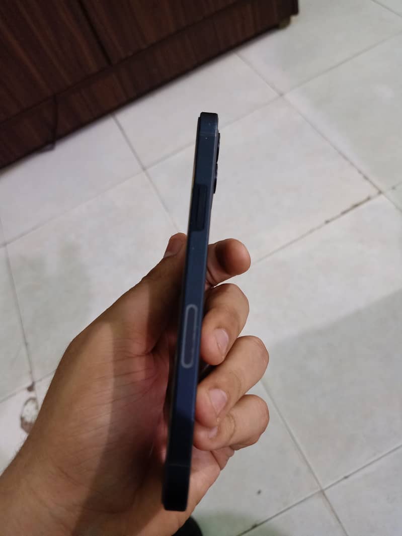 Apple iPhone 12 2